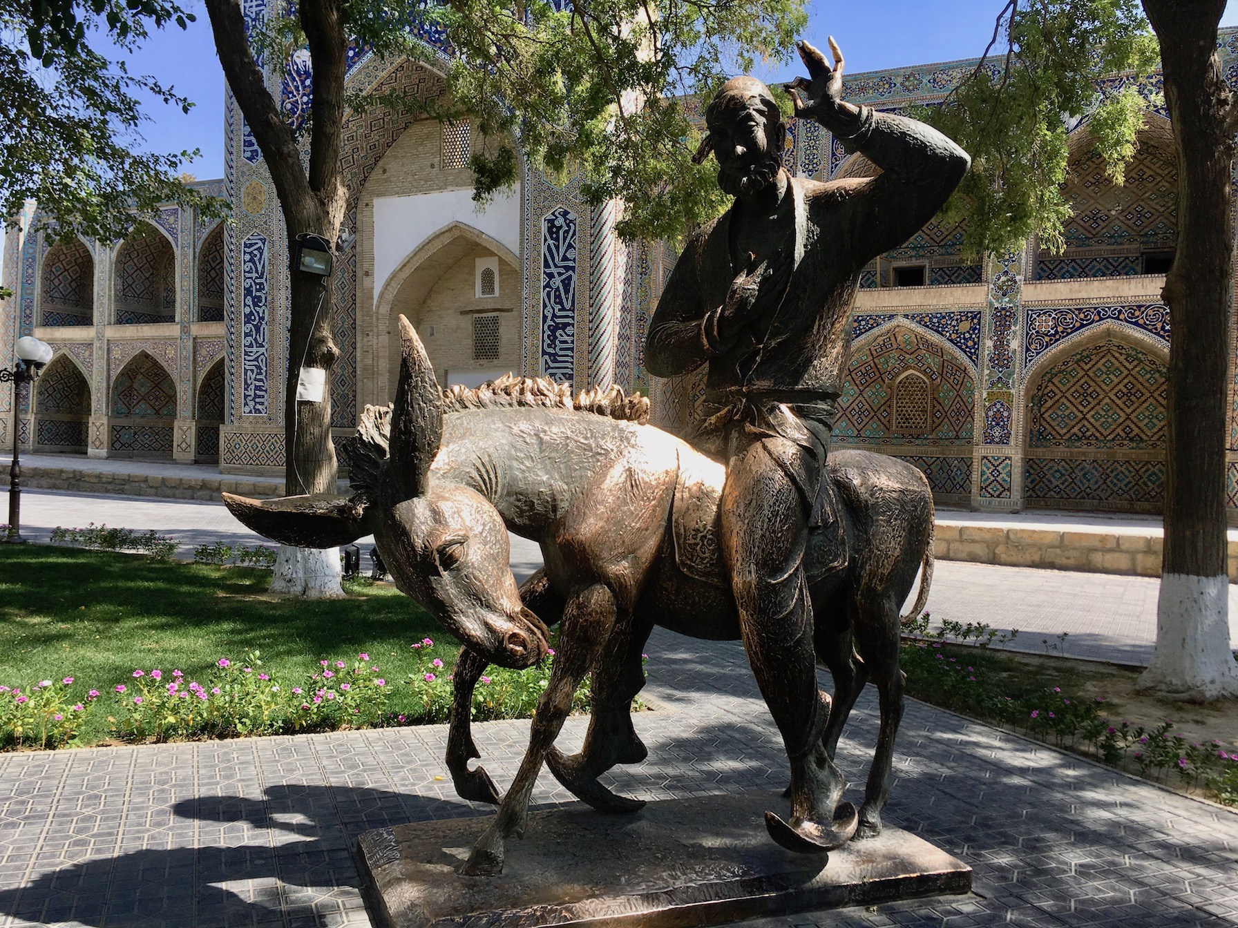 Nasreddin Statue Outside Nodir Devon Begi Madrasasi